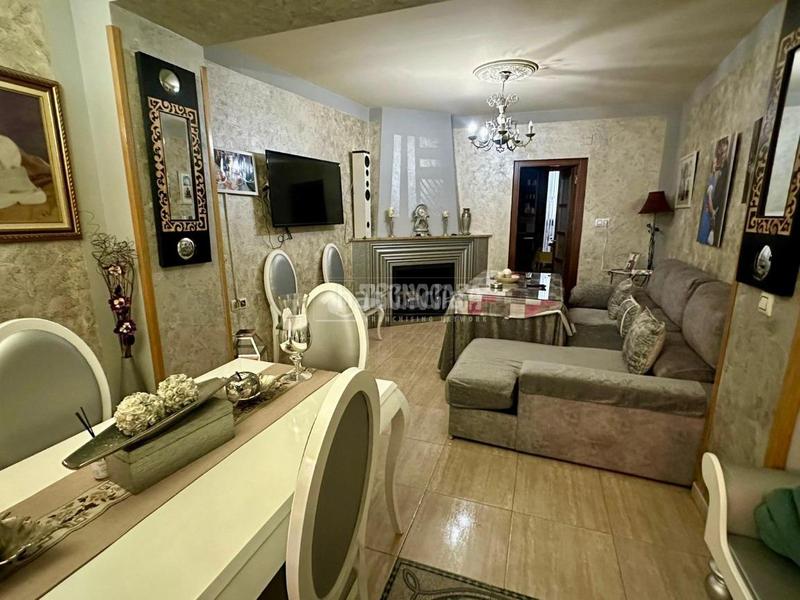 Foto 83c3f982-4b4d-434e-99d8-55f9af673f94. Casa  en venta en Jódar