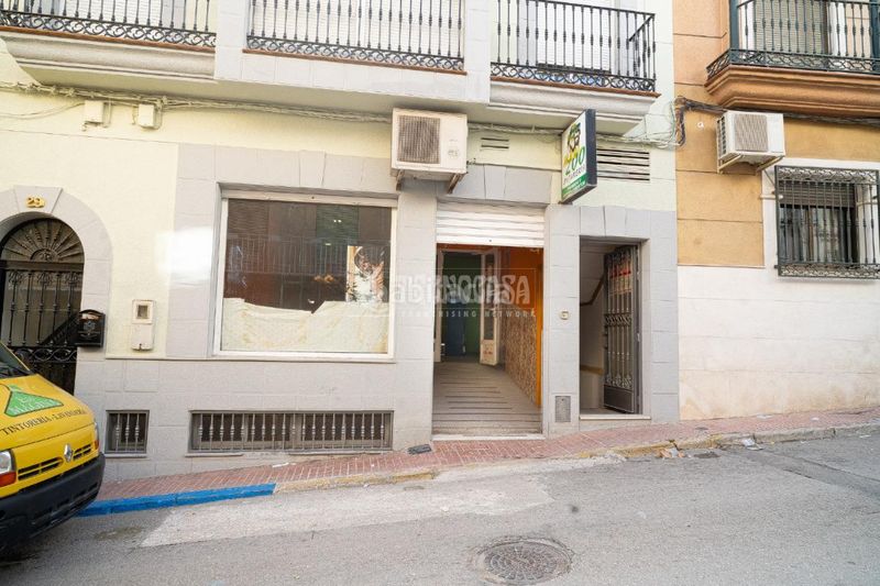 Foto 49f9eaf4-0786-4dce-908e-b1e04e2cf473. Local comercial amb calefacció a Jódar