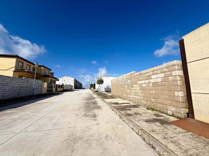 Foto 213f7c9d-3a06-4c16-89c1-05ed090bb4bf. Terreny residencial a Úbeda