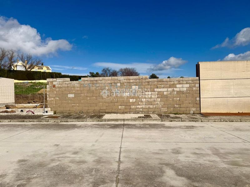 Foto 710c55de-fee9-4bed-aed6-839000f28a46. Terreny residencial a Úbeda