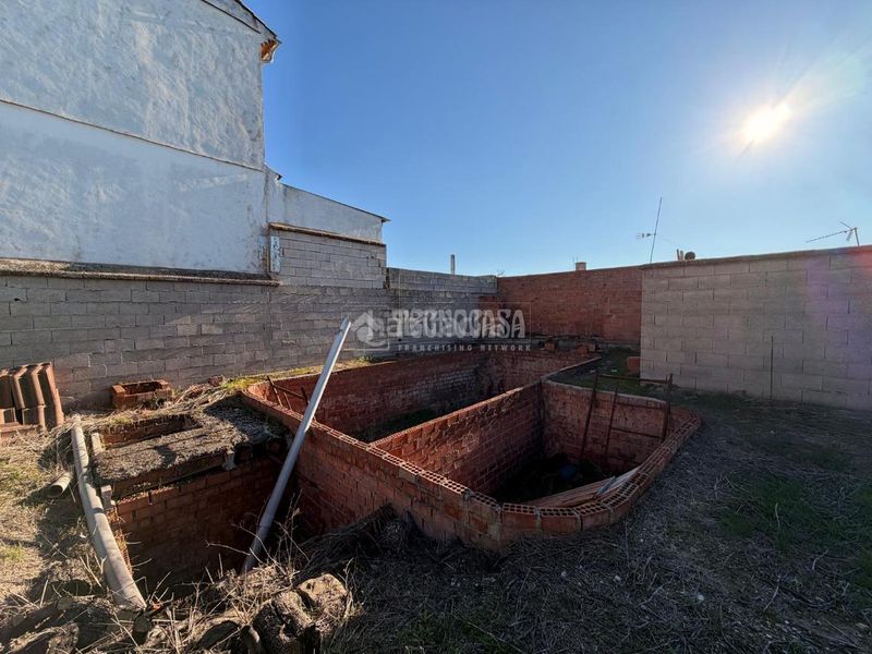 Foto fe3b8fdf-013d-4f0a-8361-04d898e75f33. Terreny residencial a Úbeda