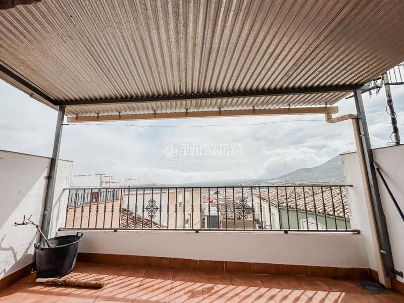 Foto 1881d917-f698-4ef6-8296-34005b22b292. Casa aparellada a Jódar