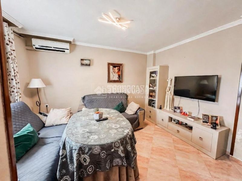 Foto d21eaf0a-eb77-4003-9003-1e248d1569ec. Casa aparellada a Jódar