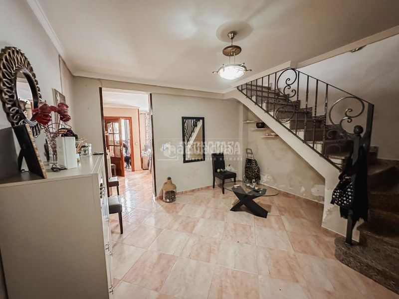 Foto dc27fd2f-7a2c-4c3f-9a3e-bf7a0d88fac6. Casa aparellada a Jódar