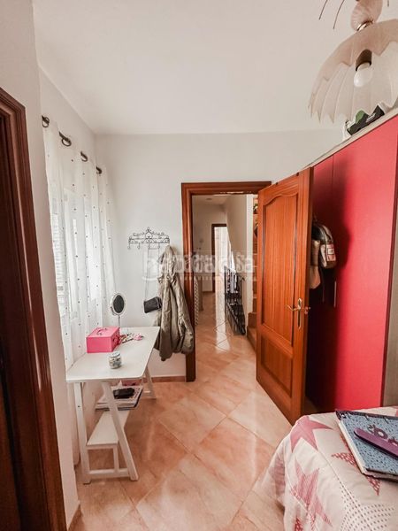 Foto f0315586-6034-4fb4-adef-906b219314f6. Casa aparellada a Jódar