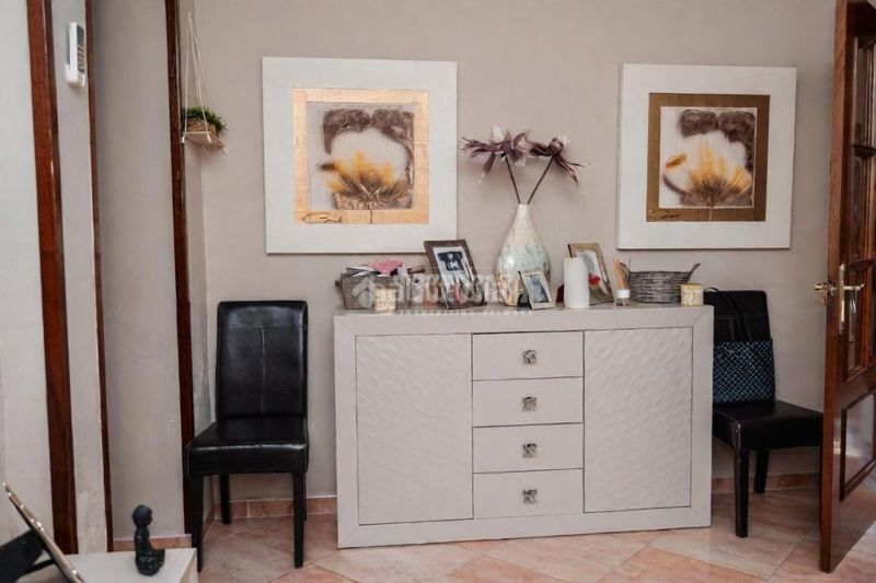 Foto f1d669a1-d22b-4f84-8c31-b1fb341ce515. Casa aparellada a Jódar