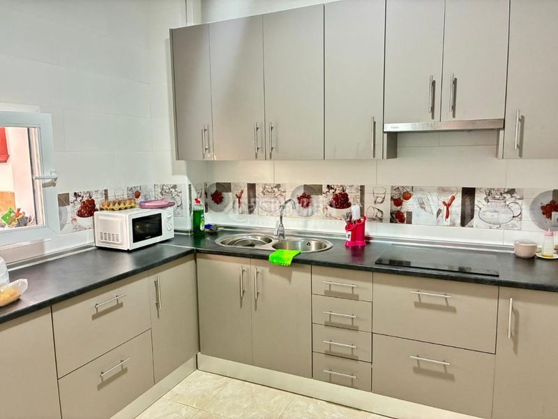 Foto 10e8f963-0fe0-4eb2-b97a-75e5bd242e8e. Casa aparellada a Santo Tomé