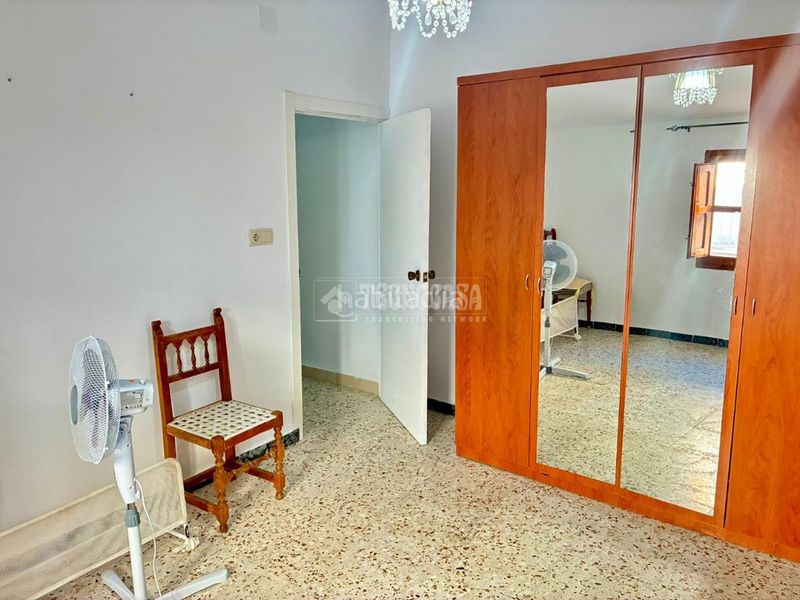 Foto 360bb3a9-ecc4-47bb-afea-62fdd4ce42f1. Casa aparellada a Santo Tomé