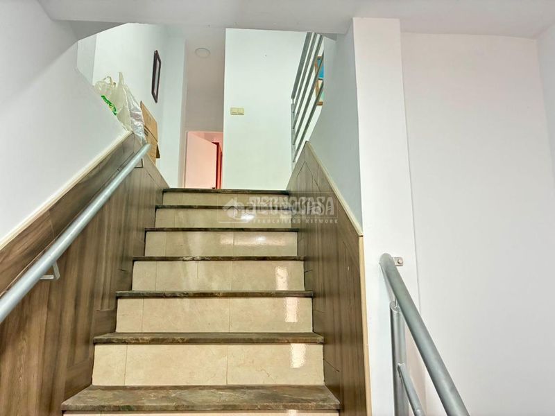 Foto 8b01c692-d5d9-4880-a4dd-6a0d52ae82d6. Casa aparellada a Santo Tomé