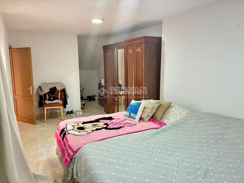 Foto bac19029-7085-4db8-88eb-6a4b8b415259. Casa aparellada a Santo Tomé