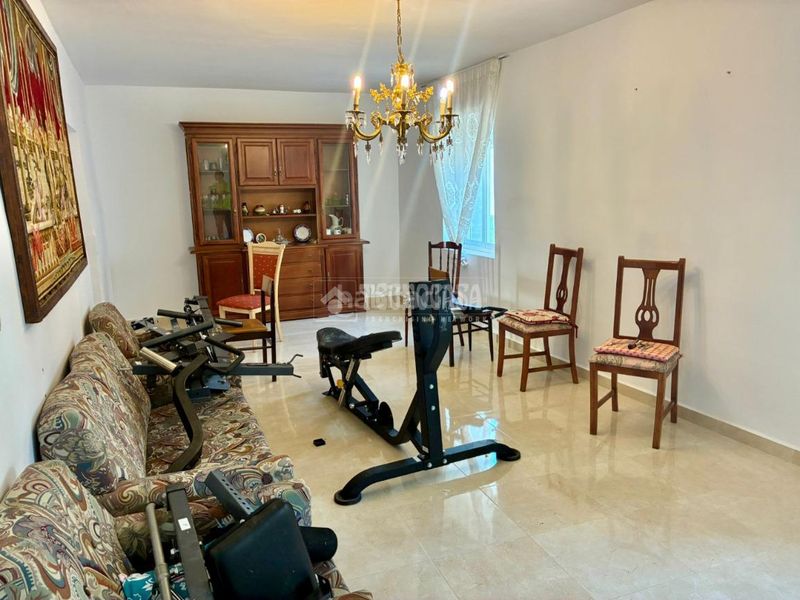 Foto c5ffbbdb-f2cf-428a-a634-bac66ca0a4bb. Casa aparellada a Santo Tomé