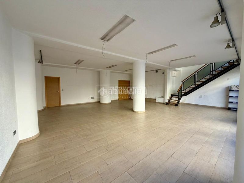 Foto f3cc964a-5b6d-413a-ad5b-017c0581a4f3. Local comercial amb calefacció a Úbeda