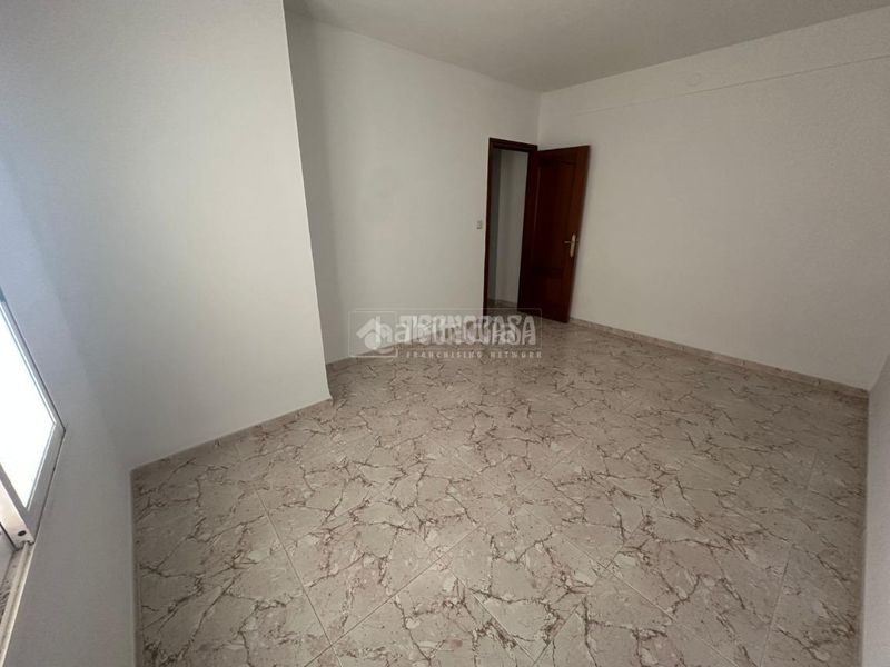 Foto 083f5759-0491-4f70-b15a-75f87abfeb49. Piso  en venta en Jódar