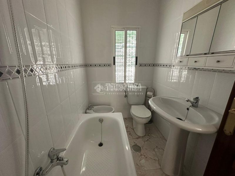 Foto 0b6bfee2-9902-4bda-9aa4-4088affcb673. Piso  en venta en Jódar