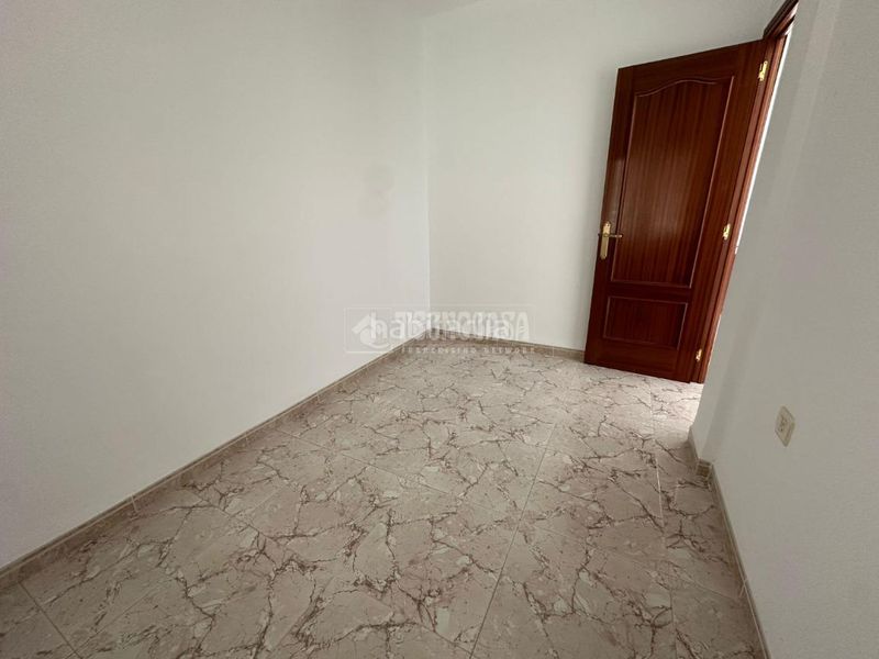 Foto 4096318b-4939-4fc0-ad9e-004d92a1ca86. Piso  en venta en Jódar
