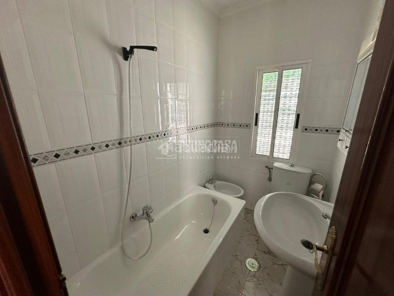 Foto 61480456-8771-4e00-b5a2-f19746375bce. Piso  en venta en Jódar