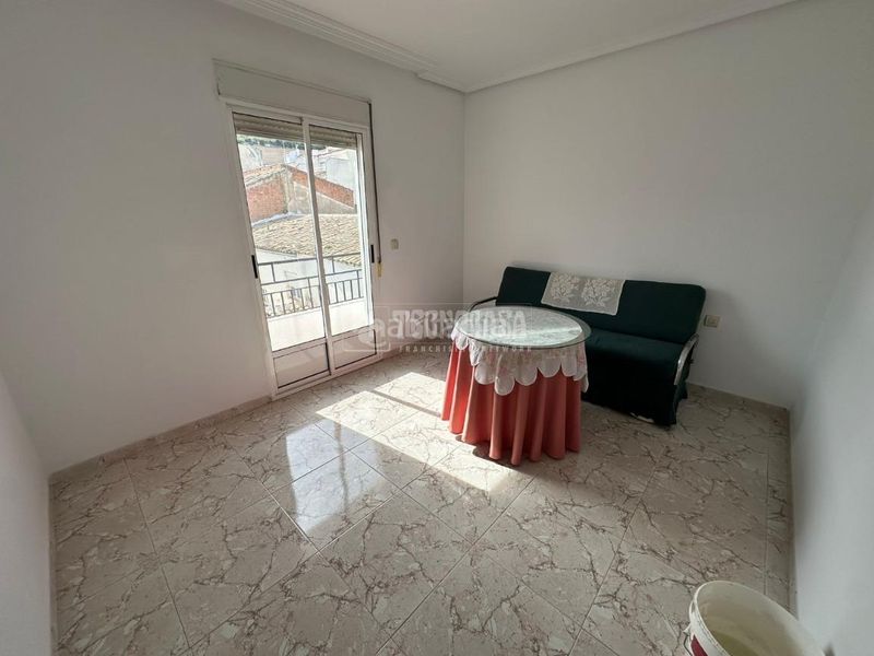 Foto 64a476f5-ebe4-44f6-b7f8-c8388f840076. Piso  en venta en Jódar
