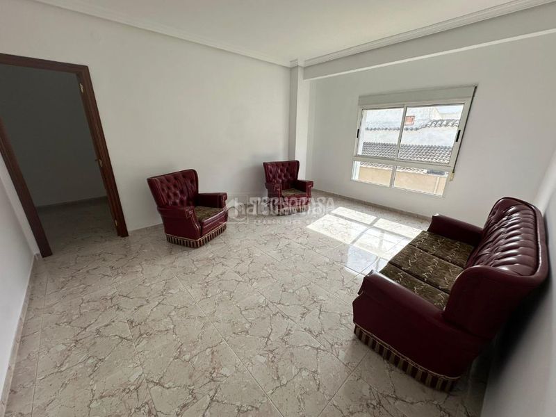 Foto 810b7c4e-56f4-419f-b1a9-e873bc1ca541. Piso  en venta en Jódar