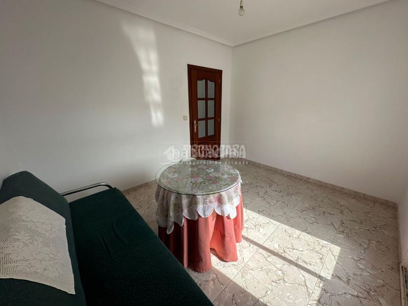 Foto d5edf5d4-911a-43f4-a96d-6152d8123aa4. Piso  en venta en Jódar