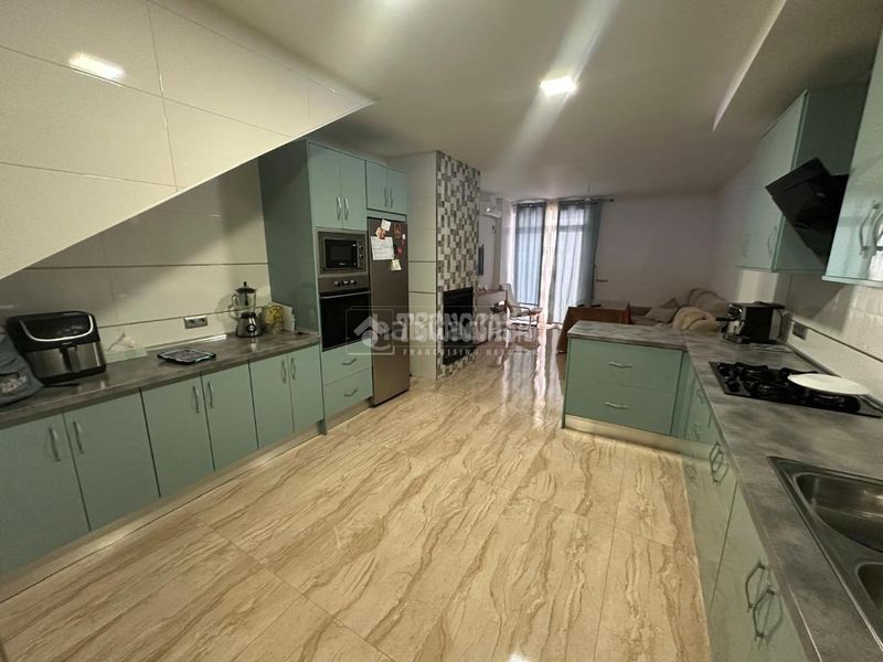 Foto 247dfb51-39e0-4281-97ba-9f540173f625. Casa aparellada a Jódar