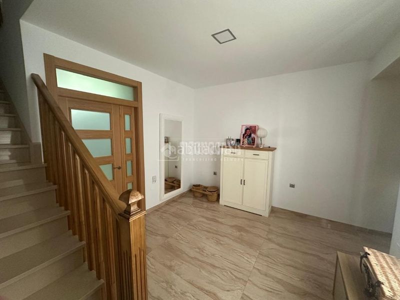 Foto 46bcf8b8-c1fd-42e2-93b5-906ddd858555. Casa aparellada a Jódar