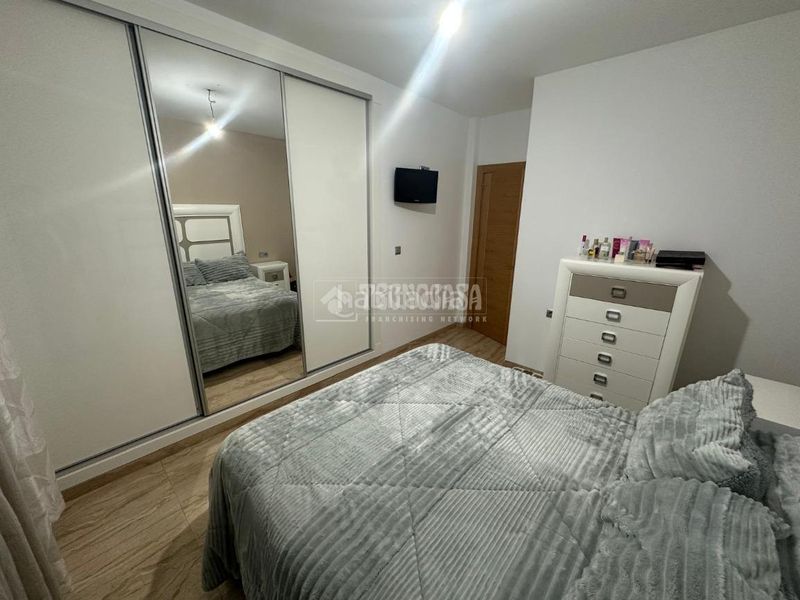 Foto fdd53c97-ce4a-4799-ba87-5996e567cd35. Casa aparellada a Jódar