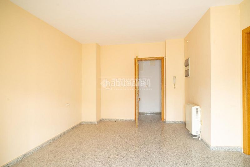 Foto 55c07300-839a-4a81-a960-70d614720a91. Studio avec chauffage dans Úbeda
