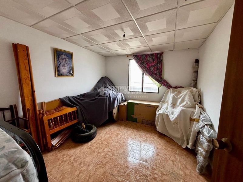 Foto 50ad571a-76e4-4563-ad5f-837a5e83af47. Casa  en venta en Jódar