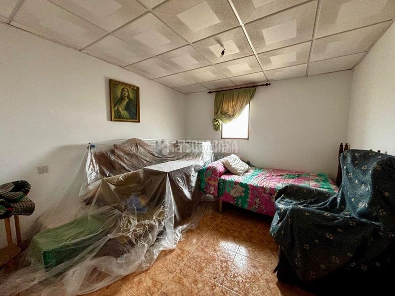 Foto b890985a-f854-46a5-9bab-779fe08443c7. Casa  en venta en Jódar