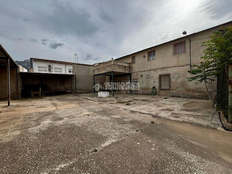 Foto f768ad9d-f674-4a9b-8870-84e923322baf. Casa  en venta en Jódar