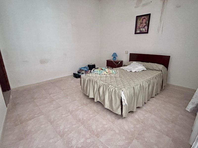 Foto cbd46496-16b0-4beb-ace5-405ee08b41cb. Casa  en venta en Jódar