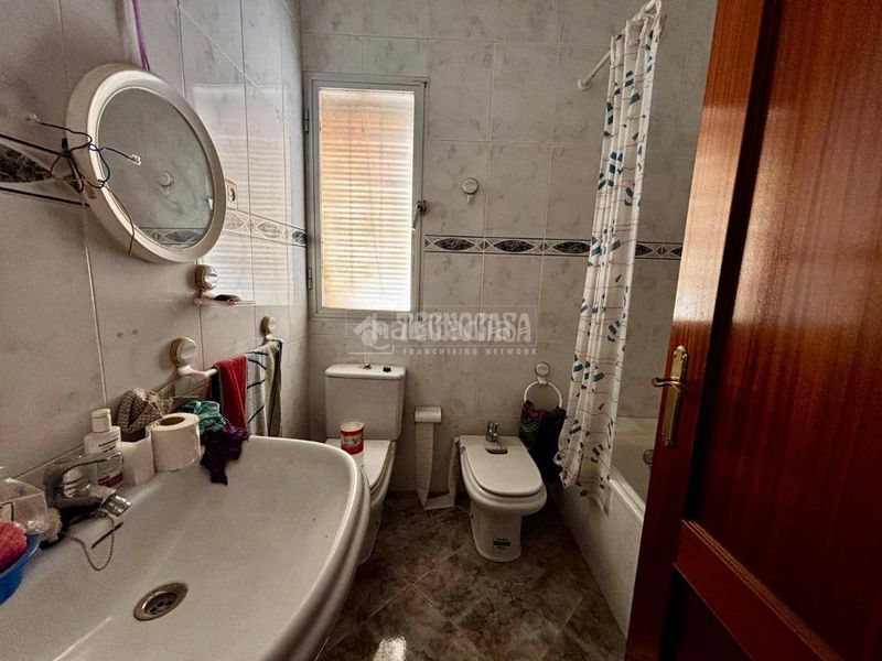 Foto 2aa12117-6d71-4d05-a9fe-a3f8bc5e9c93. Casa in Jódar