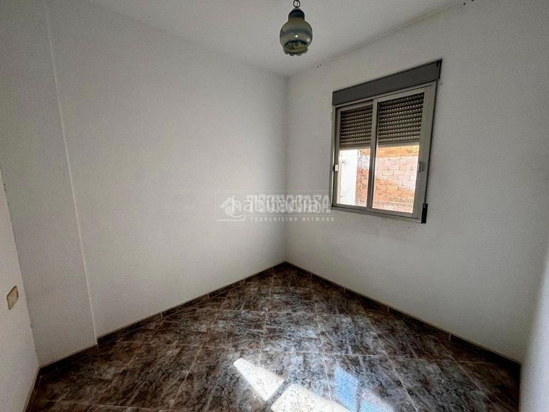 Foto f0117911-47e4-4a7e-b512-3d34d5df079d. Casa in Jódar