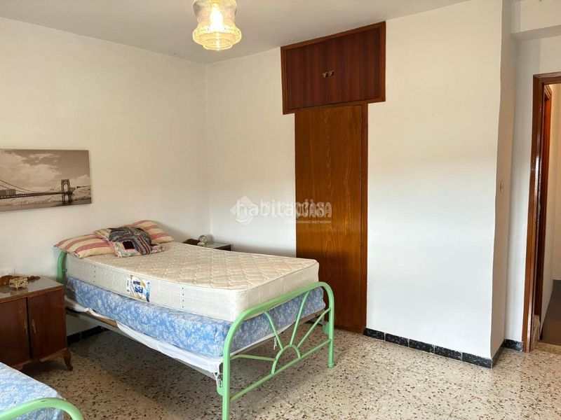 Foto 3f95763d-007a-428f-816e-d57be5e3042e. Casa aparellada amb calefacció a Villacarrillo