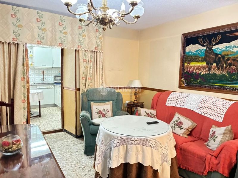 Foto a0872a89-b8fa-42cf-ad3a-d25b8e499730. Casa aparellada amb calefacció a Villacarrillo