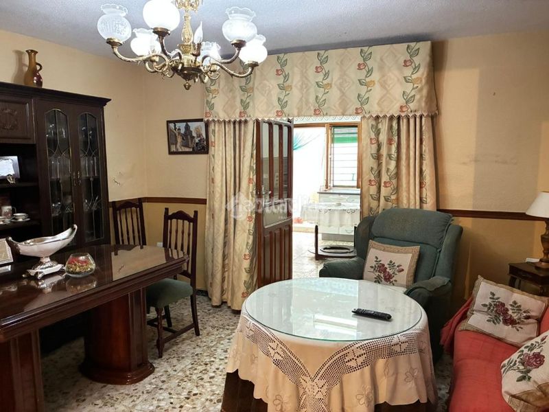 Foto c4298fb0-7e38-42c7-8876-f8284be1ee26. Casa aparellada amb calefacció a Villacarrillo