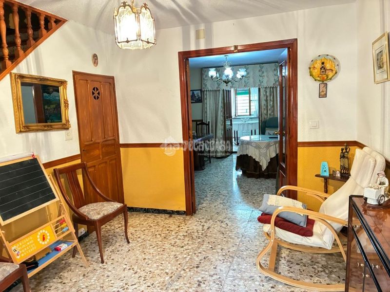 Foto dc2dbeda-7cb1-4358-ab5b-2bd85dab1b23. Casa aparellada amb calefacció a Villacarrillo