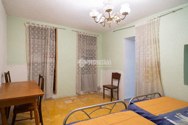 Foto 1e87e7fe-2c28-436c-94e0-185cb62558c5. Casa aparellada a Sabiote