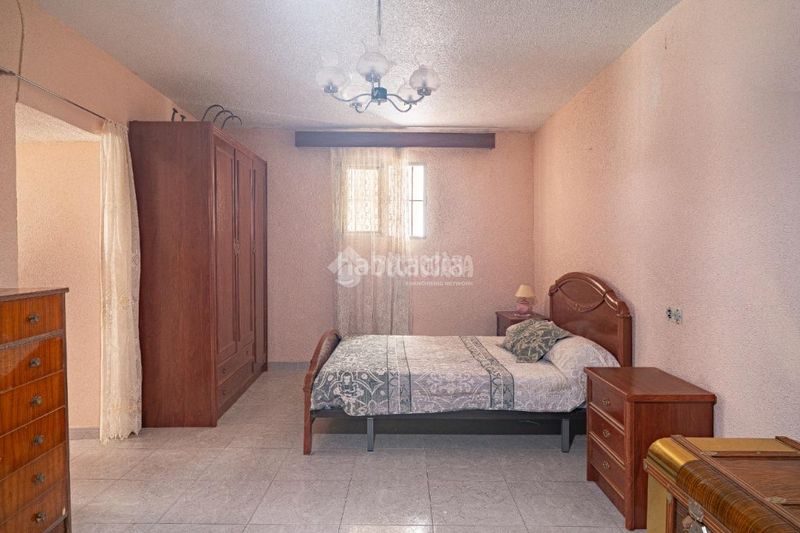 Foto 877a9e00-23ba-4d10-b0b7-fdb886346e9d. Casa aparellada a Sabiote