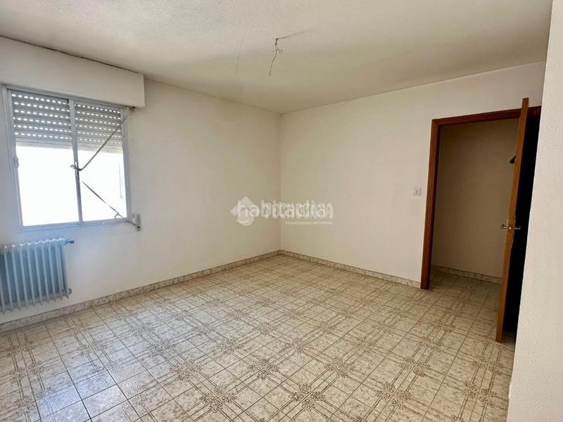 Foto 24a1aa10-aefb-4302-bb1c-fab921430818. Piso  en venta en Jódar