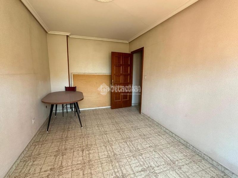 Foto 8d3122b2-2a8c-4606-830c-4e9a96013621. Piso  en venta en Jódar