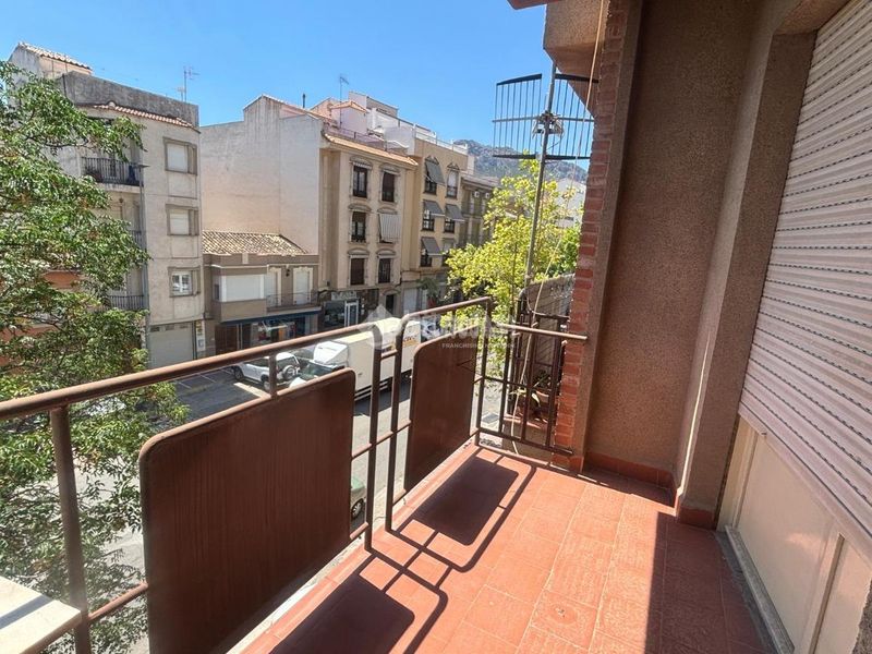 Foto bd291960-0d50-4fcb-b39b-09d1b0a92d61. Piso  en venta en Jódar