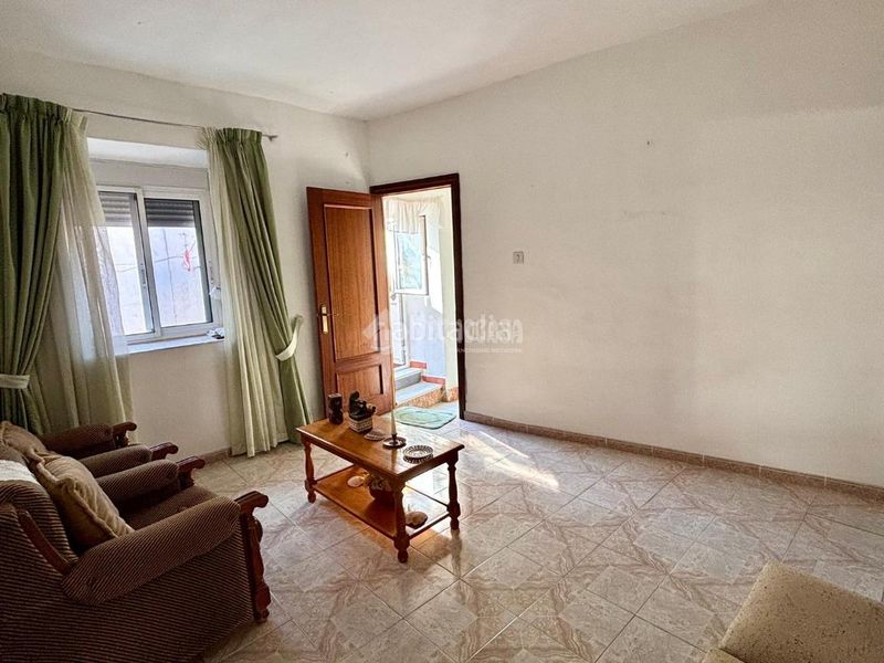 Foto b3243800-a82f-4fdb-97d2-8dbb55b3d86e. Casa  en venta en Jódar