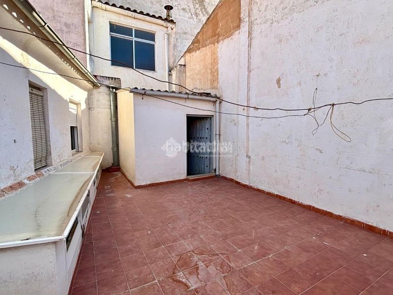 Foto bcf822d4-afbb-46b9-b6a8-ac1c2c4a0b2b. Casa  en venta en Jódar