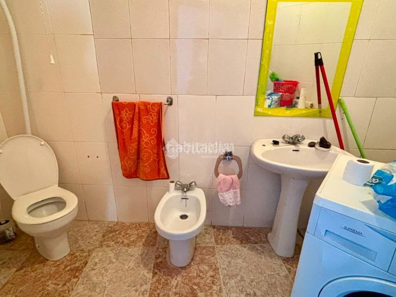 Foto 3779c7c6-a5e8-485e-8df9-96845568c91f. Casa aparellada a Jódar