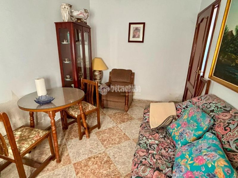 Foto 54d006a8-62f0-45f4-bb13-fddea4242faf. Casa aparellada a Jódar