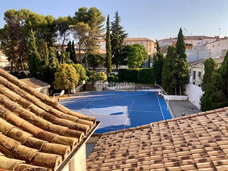 Foto 54712043-8572-47c0-a03a-a86e8ac46d3c. Edificio  en venta en Úbeda