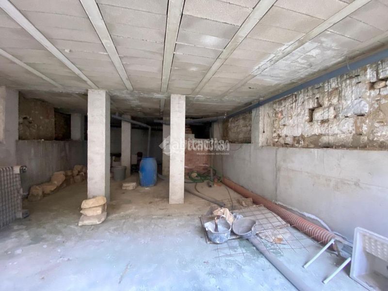 Foto 7b318cca-9c16-4880-8fdd-369fcdcbe4ad. Edificio  en venta en Úbeda