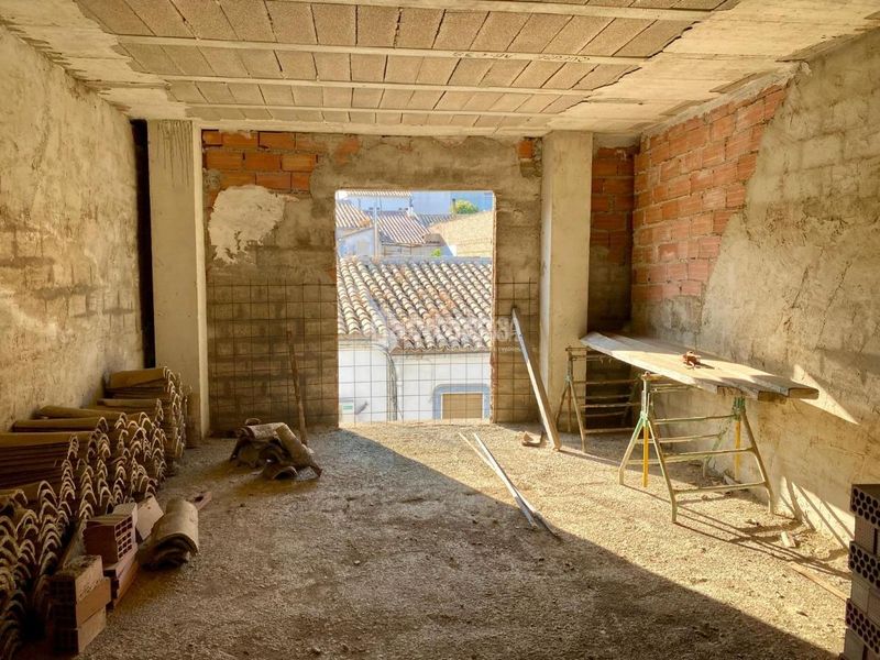 Foto a8d23e24-c526-40ea-814b-02fcd368a5b1. Edificio  en venta en Úbeda