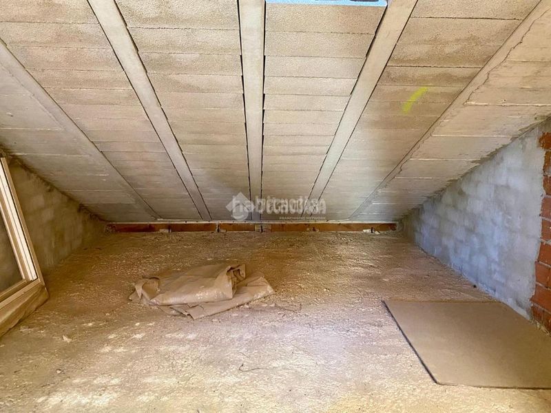 Foto fdac01dd-43f5-468d-8bc3-d7c998a3874b. Edificio  en venta en Úbeda